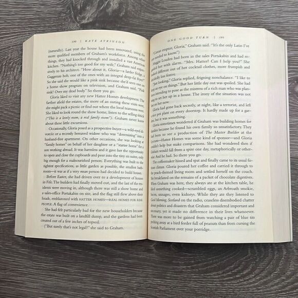 One Good Turn: A Novel by Kate Atkinson Paper Back Book - Picture 4 of 5